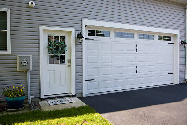 24/7 Emergency Garage Door Panel Replacement experts in Phillips, WI